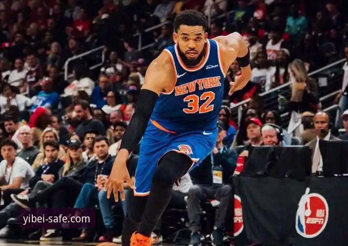 NBA季后赛尼克斯狂胜老鹰晋级的5个关键看点——易倍体育资深用户观赛笔记